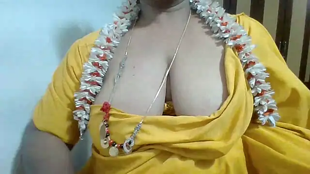 Snapshot of archanatelugu9 chatting on 22, 5, 2026 archanatelugu9 online show from 22, 5, 2026