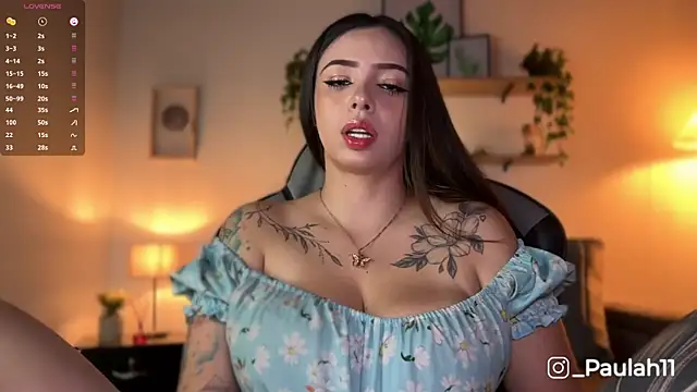 Snapshot of Paulah_x chatting on 7, 10, 2025 Paulah x online show from 7, 10, 2025