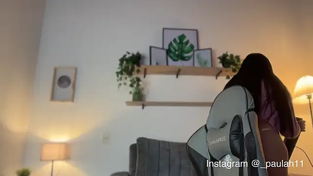 Snapshot of Paulah_x chatting on 13, 11, 2025 Paulah x online show from 13, 11, 2025