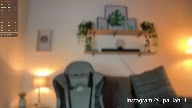 Snapshot of Paulah_x chatting on 14, 11, 2025 Paulah x online show from 14, 11, 2025