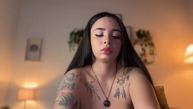 Snapshot of Paulah_x chatting on 19, 11, 2025 Paulah x online show from 19, 11, 2025