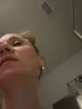 Snapshot of SkyelarSommer chatting on 11, 12, 2024 SkyelarSommer online show from 11, 12, 2024