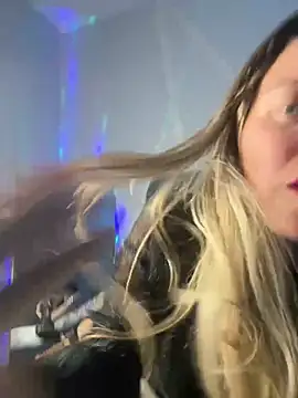 Snapshot of SkyelarSommer chatting on 12, 12, 2024 SkyelarSommer online show from 12, 12, 2024