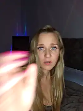 Snapshot of SkyelarSommer chatting on 28, 1, 2025 SkyelarSommer online show from 28, 1, 2025