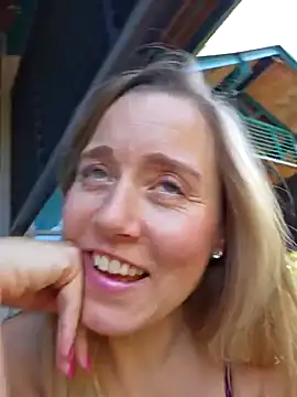 Snapshot of SkyelarSommer chatting on 6, 2, 2025 SkyelarSommer online show from 6, 2, 2025