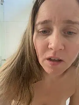 Snapshot of SkyelarSommer chatting on 7, 11, 2025 SkyelarSommer online show from 7, 11, 2025