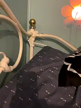 Snapshot of DominiqueX0 chatting on 23, 11, 2025 DominiqueX0 online show from 23, 11, 2025