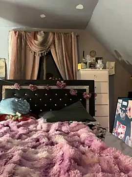 DominiqueX0 online show from 10, 4, 2026