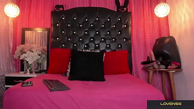 Snapshot of afrika_queen chatting on 3, 12, 2025 afrika queen online show from 3, 12, 2025