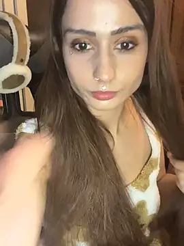 LaPetitechienne1 online show from 25, 1, 2025