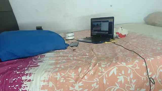 Snapshot of salomee_88 chatting on 5, 3, 2025 salomee 88 online show from 5, 3, 2025
