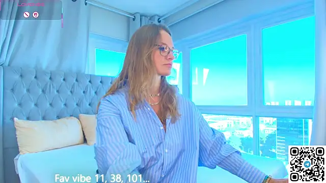 Snapshot of Milf_Tea chatting on 6, 5, 2026 Milf Tea online show from 6, 5, 2026