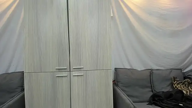 Mhelanny2 online show from 11, 2, 2026