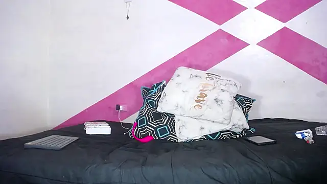 Snapshot of MIA_luxce29 chatting on 28, 1, 2025 MIA luxce29 online show from 28, 1, 2025