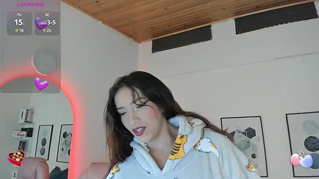 Snapshot of cristal__hot_1 chatting on 7, 2, 2025 cristal hot 1 online show from 7, 2, 2025