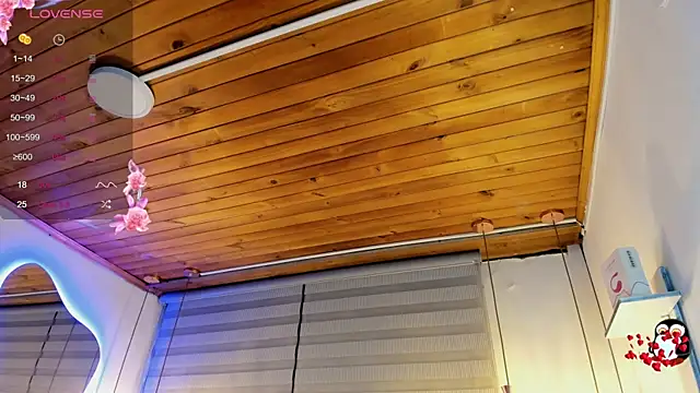 Snapshot of cristal__hot_1 chatting on 12, 9, 2025 cristal hot 1 online show from 12, 9, 2025