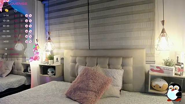 Snapshot of cristal__hot_1 chatting on 3, 11, 2025 cristal hot 1 online show from 3, 11, 2025