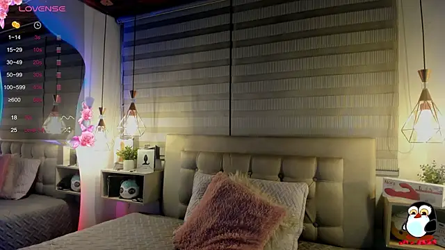 Snapshot of cristal__hot_1 chatting on 7, 11, 2025 cristal hot 1 online show from 7, 11, 2025