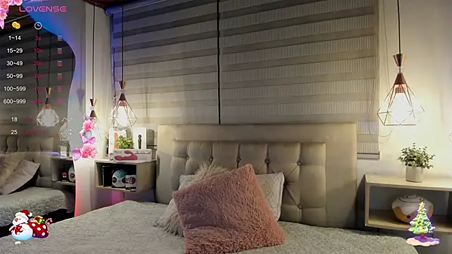 Snapshot of cristal__hot_1 chatting on 23, 11, 2025 cristal hot 1 online show from 23, 11, 2025