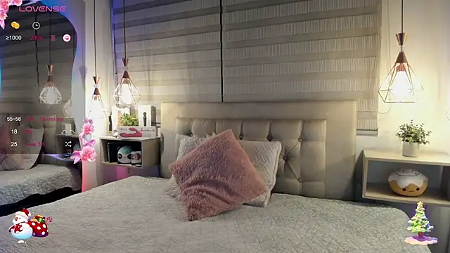 Snapshot of cristal__hot_1 chatting on 24, 11, 2025 cristal hot 1 online show from 24, 11, 2025