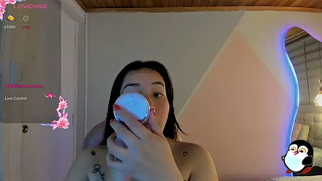 Snapshot of cristal__hot_1 chatting on 19, 6, 2026 cristal hot 1 online show from 19, 6, 2026