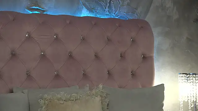 Snapshot of IvyRubens chatting on 13, 11, 2025 IvyRubens online show from 13, 11, 2025