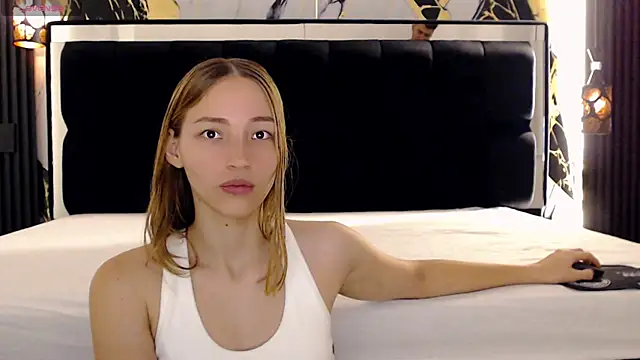 Snapshot of WhiteSun_01 chatting on 22, 12, 2024 WhiteSun 01 online show from 22, 12, 2024