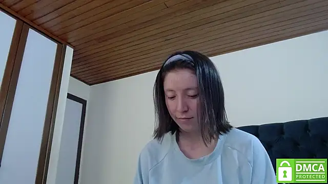 Sophi Cute online show from 3, 1, 2025