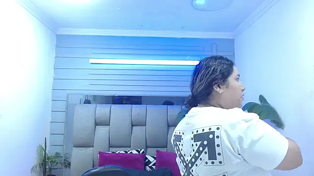 Snapshot of evelin_zaens chatting on 25, 4, 2026 evelin zaens online show from 25, 4, 2026