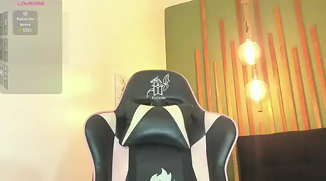 RebeccaSexx online show from 9, 3, 2025