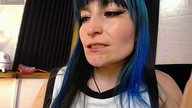 alicia moom online show from 1, 2, 2025