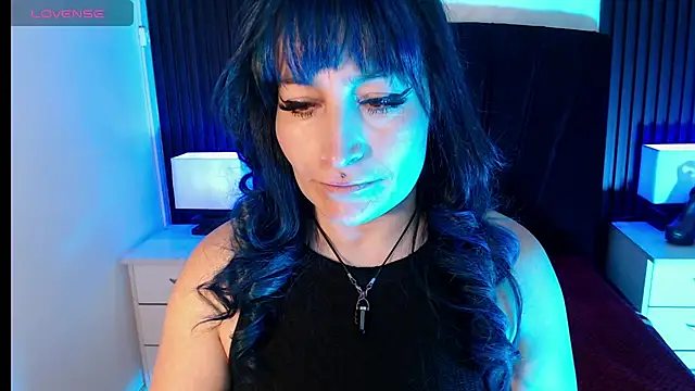 Snapshot of alicia_moom chatting on 10, 7, 2026 alicia moom online show from 10, 7, 2026