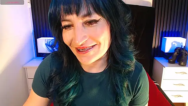 Snapshot of alicia_moom chatting on 11, 7, 2026 alicia moom online show from 11, 7, 2026