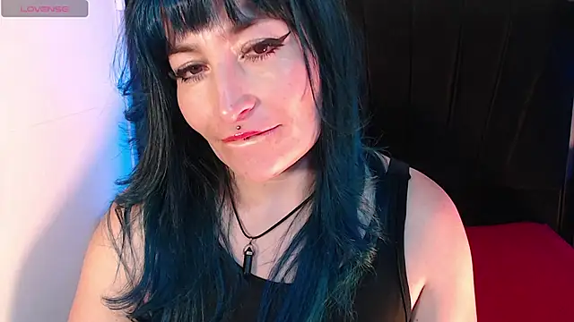 Snapshot of alicia_moom chatting on 18, 7, 2026 alicia moom online show from 18, 7, 2026