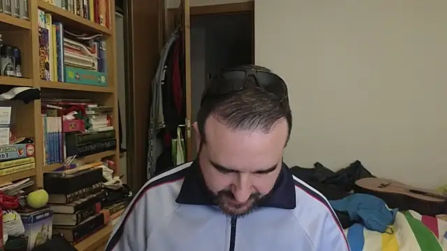 curiosillo83 online show from 9, 4, 2026