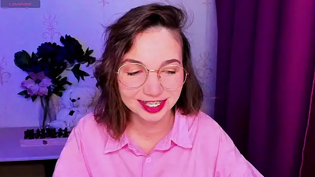 KindHazelHere  online show from 11, 2, 2026