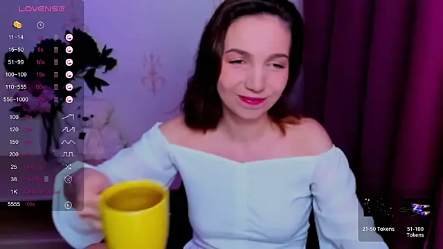 KindHazelHere  online show from 31, 5, 2026
