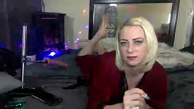 TiffaneyLove online show from 6, 3, 2025