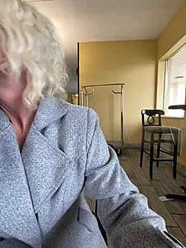 TiffaneyLove online show from 20, 3, 2025