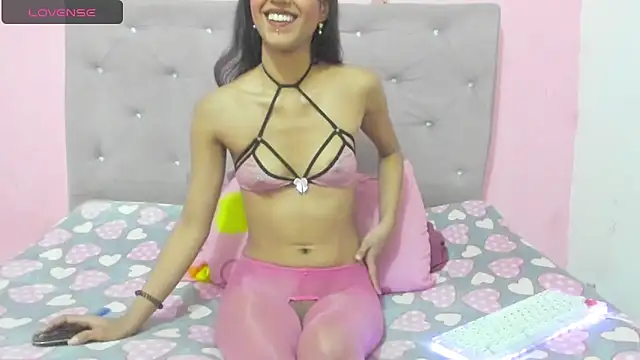 Ania-Ross online show from 4, 3, 2025