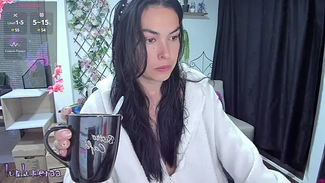 Snapshot of Lunlunera chatting on 6, 2, 2025 Lunlunera online show from 6, 2, 2025
