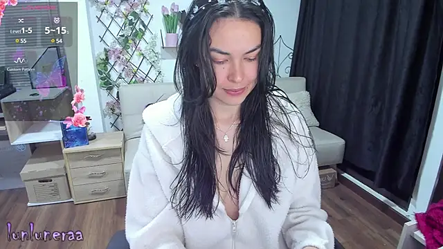 Snapshot of Lunlunera chatting on 7, 2, 2025 Lunlunera online show from 7, 2, 2025