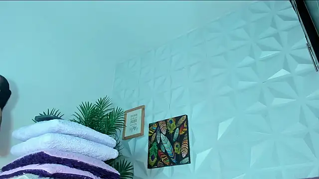 Hellen Sky online show from 17, 9, 2025