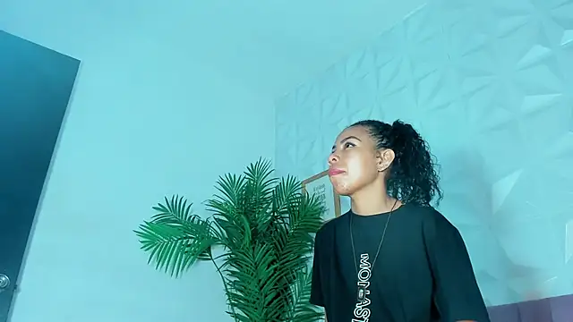 Hellen Sky online show from 3, 10, 2025