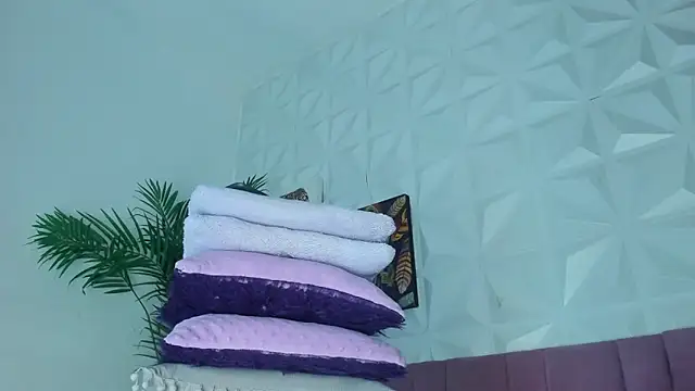 Hellen Sky online show from 2, 2, 2026