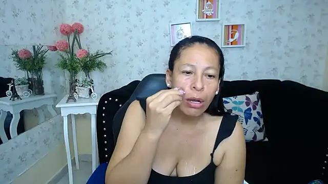 Snapshot of mature_martina chatting on 9, 2, 2025 mature martina online show from 9, 2, 2025