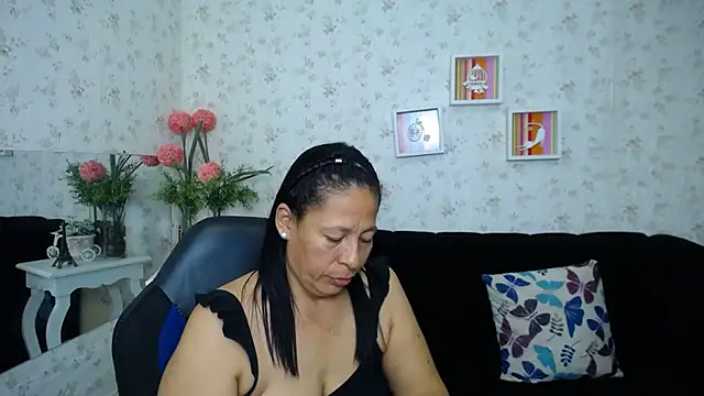 Snapshot of mature_martina chatting on 9, 2, 2025 mature martina online show from 9, 2, 2025