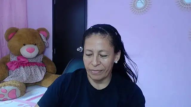 Snapshot of mature_martina chatting on 10, 2, 2025 mature martina online show from 10, 2, 2025