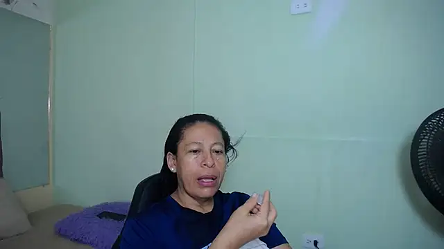 Snapshot of mature_martina chatting on 25, 2, 2025 mature martina online show from 25, 2, 2025