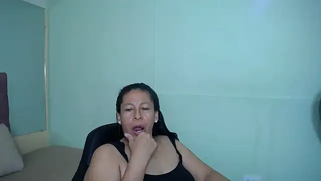 Snapshot of mature_martina chatting on 26, 2, 2025 mature martina online show from 26, 2, 2025